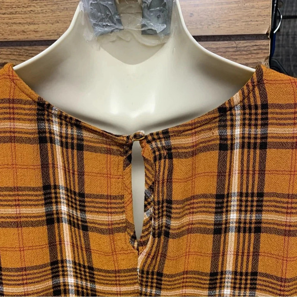 Maurice’s brown plaid baby doll style size small top long sleeve ties on sleeves - Picture 5 of 9